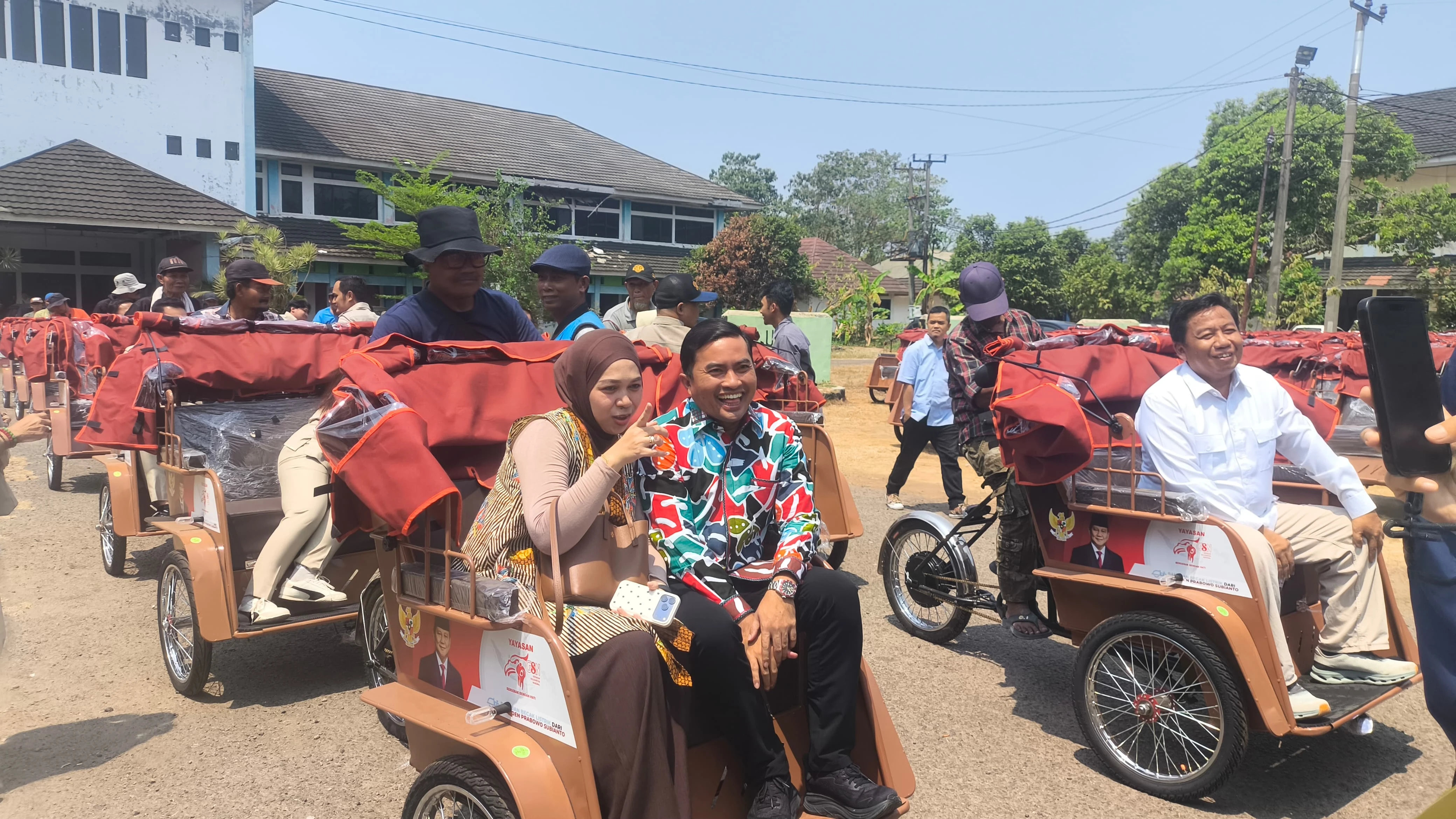 Andhika Apresiasi Becak Listrik Bantuan Presiden Prabowo, Dorong Pengayuh Becak Tingkatkan Ekonomi Keluarga